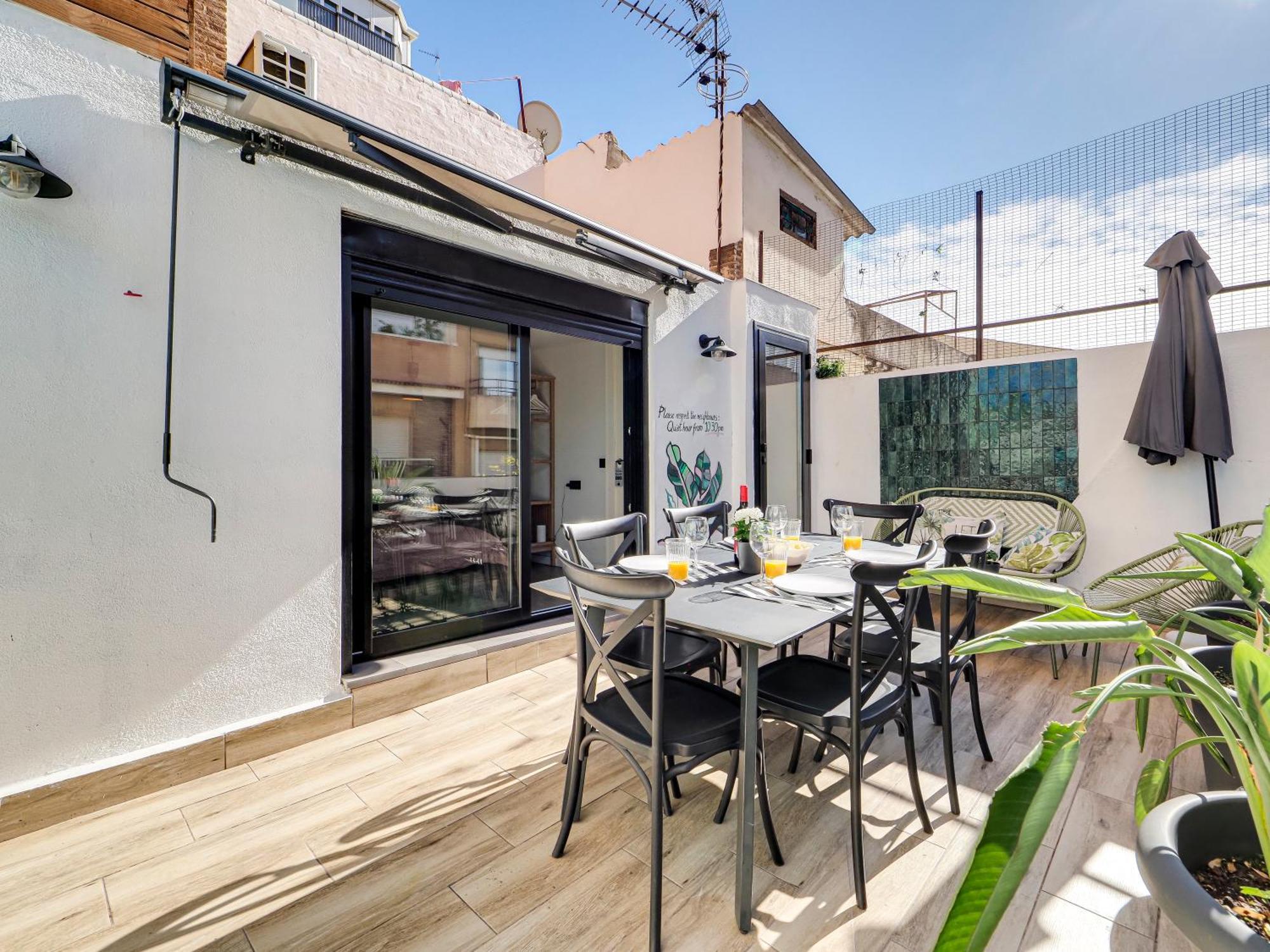 Townhouse With Private Terrace And 4 Bedrooms L'Hospitalet de Llobregat Kültér fotó