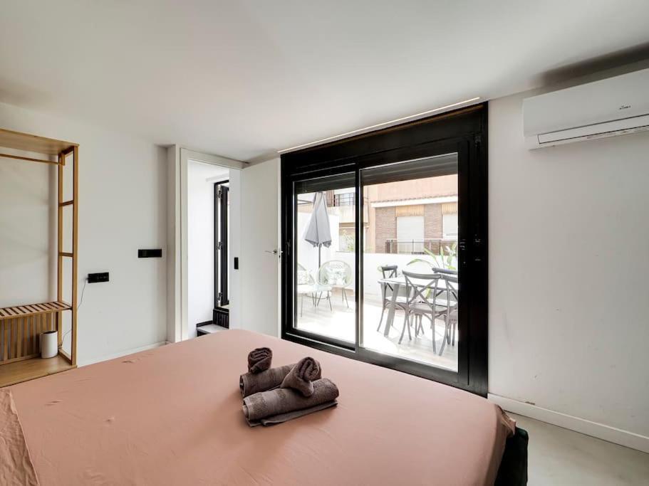 Townhouse With Private Terrace And 4 Bedrooms L'Hospitalet de Llobregat Kültér fotó